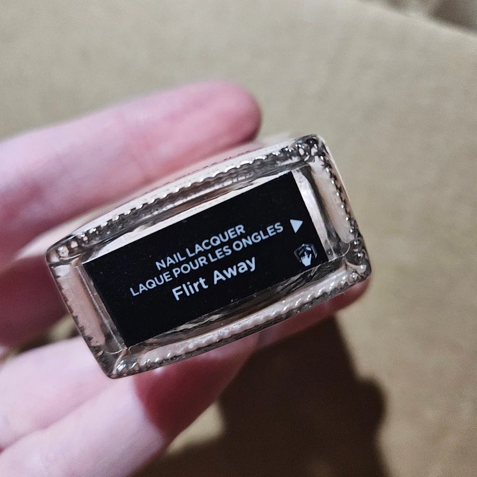 ¡NUEVO! Victoria's Secret ESMALTE DE UÑAS Laca en Flirt Away ~ tamaño completo ROSA CLARO Foto 3 de 3