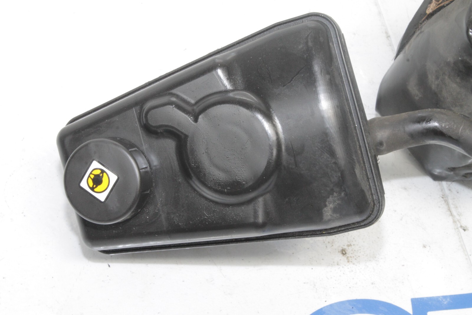 12-14 MCLAREN MP4-12C 12C 570 OEM POWER STEERING RESERVOIR W/ TANK DAMAGED STOCK