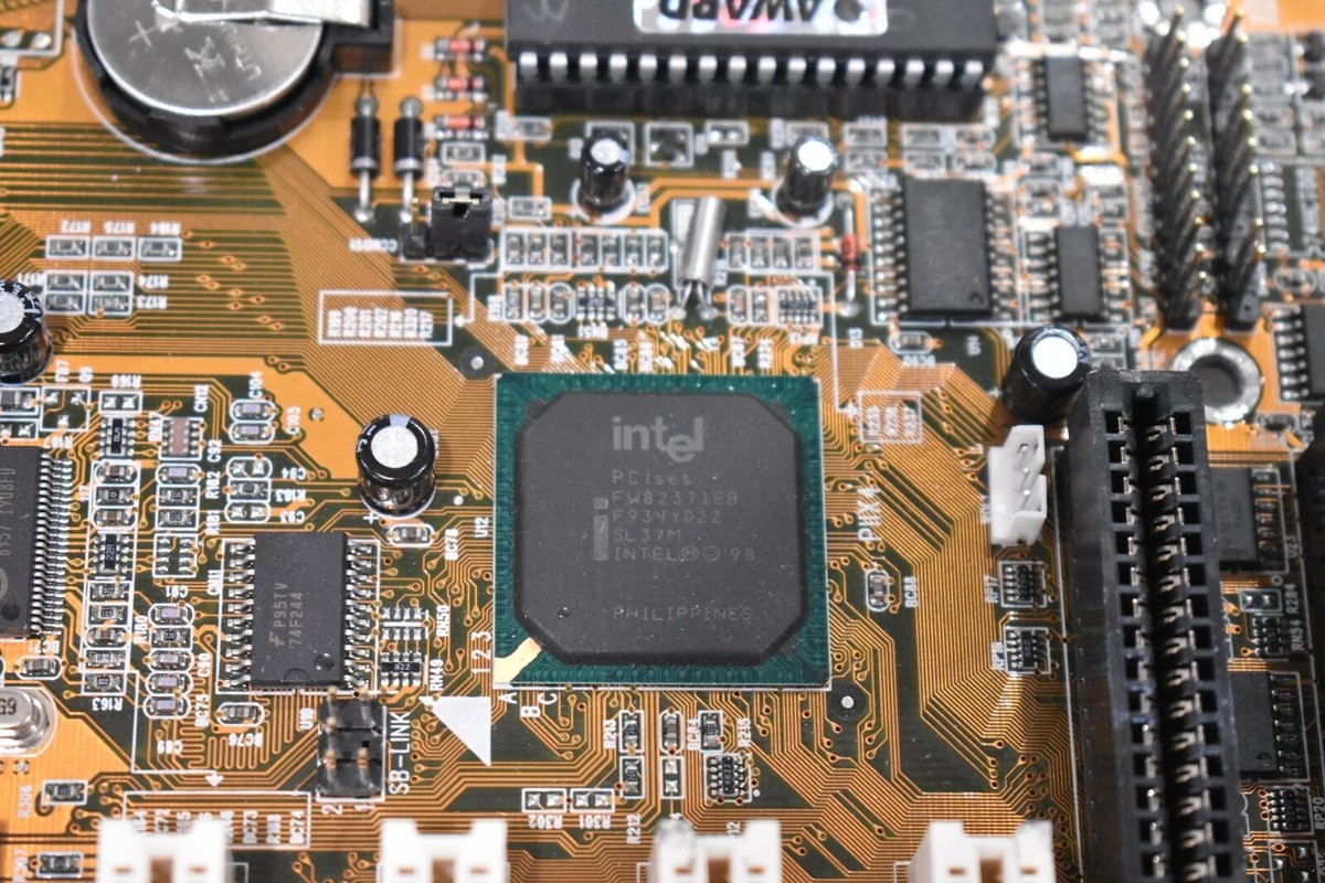ABIT AB-BM6 SOCKET 370 MOTHERBOARD W/ 2 ISA SLOTS INTEL CHIPSET