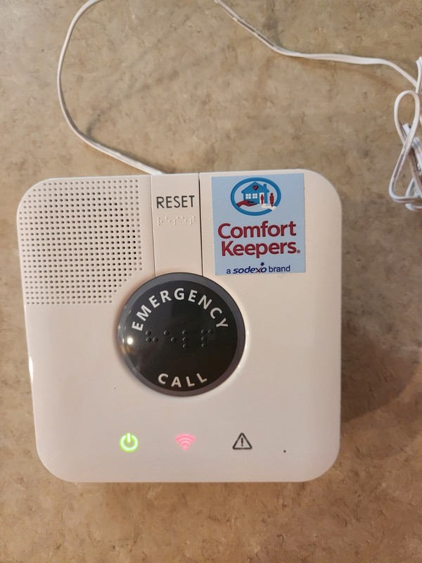EMERGENCY OR MEDICAL ALERT BASE UNIT FOR HOME USE Powers on untested