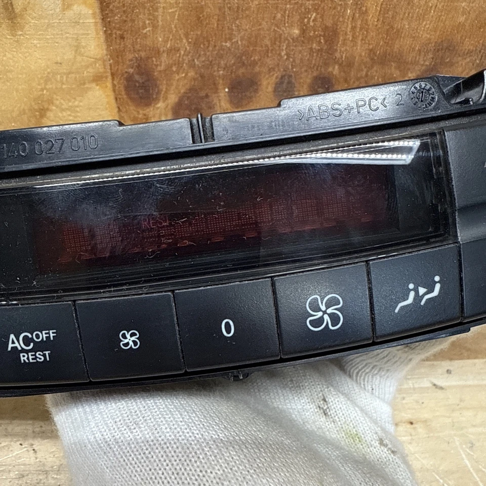 2003-2004 Mercedes-Benz E500 Front Dash Temperature Control Assy. ID 2118300685 - Image 4 of 4