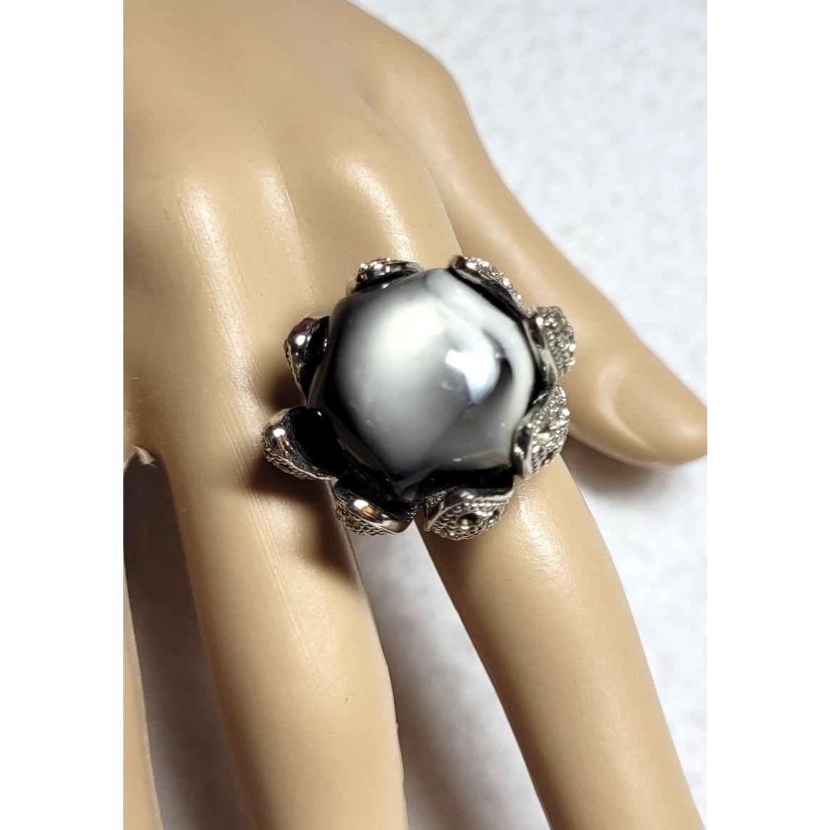 Statement Ring Flower Framed Agate Black Gray Whi… - image 1