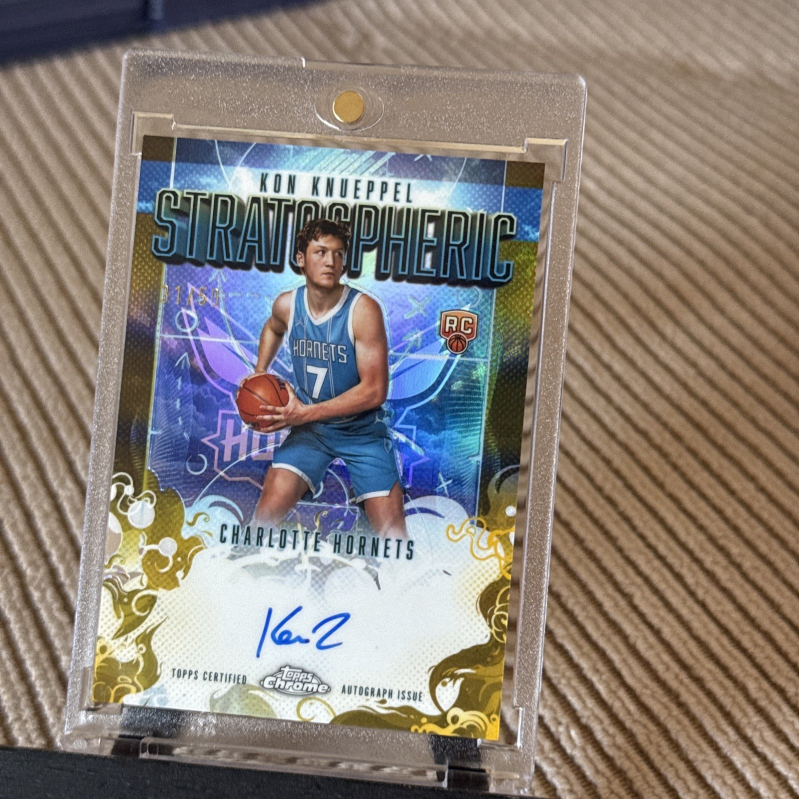 2025-26 TOPPS CHROME Stratospheric RC AUTO Kon Knueppel Gold 31/50 SMR-KK