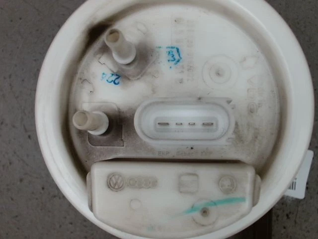 🇫🇷 POMPE CARBURANT IMMERGEE AUDI TT ROADSTER 1.8I TBO - 1 ➤8L0919051H ♻️ - Photo 2/2