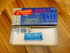 Roundhouse HO Scale The Rock 27' Rock Island Ore Car Kit 1419