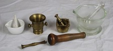 B6/ 4x Vintage M&ouml;rser mit St&ouml;&szlig;el + 2 St&ouml;sel - Porzellan+Glas+Holz+Metall /S330