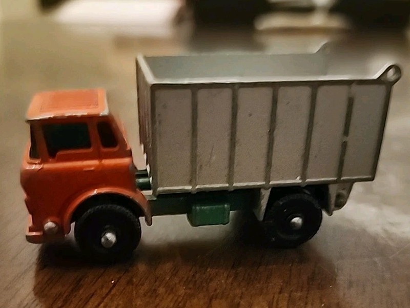 GMC Tipper Truck  Lesney Matchbox Series Red Diecast Truck 1:64