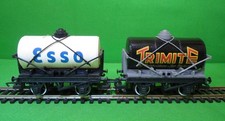 Hornby OO Gauge R096 Esso Petrol Fuel & R203 Trimite Paint Tankers