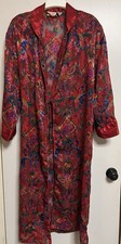 Women s Robe Size M/L / Victoria s Secret/ Red Design, Silky