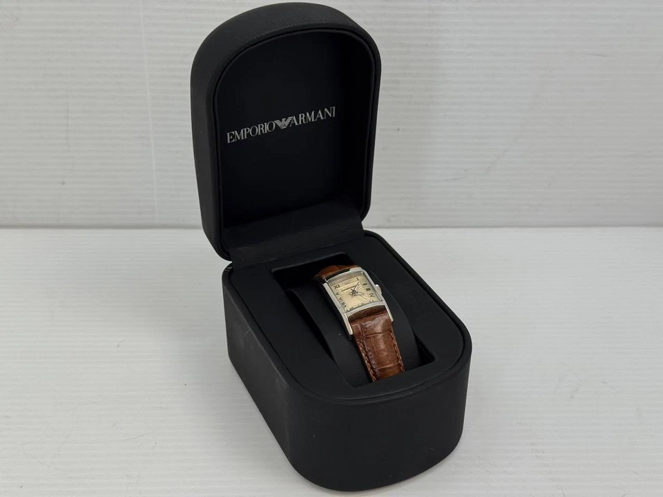 Relógio feminino EMPORIO ARMANI modelo AR-0254 aço inoxidável quartzo PRECISA DE BATERIA - Imagem 3 de 4