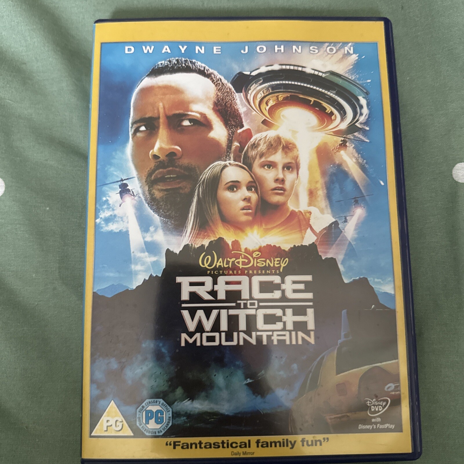 Walt Disney Race To Witch Mountain DVD ( few light scratches )