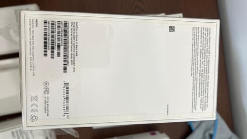 Apple Iphone 11 Black - 64GB - Factory Unlocked - New And Sealed - Free Shipping - Zdjęcie 9 z 11