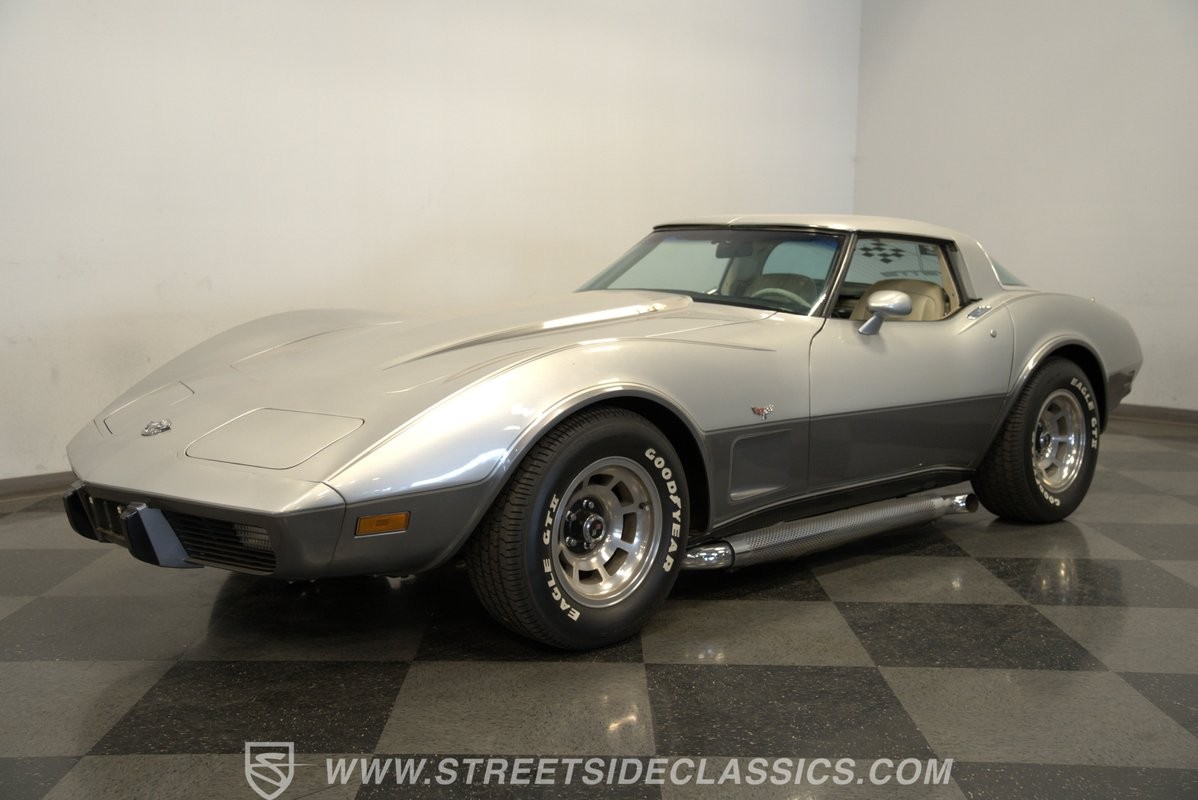 1978 SILVER Chevrolet Corvette   | C3 Corvette Photo 7