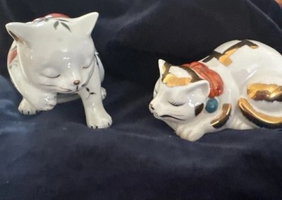 Vintage Ceramic Cat Figurines (Set of 2)   Lacraft Taiwan & Butterfly Motif