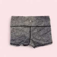 Lululemon 2  Wunder Under Shorts Size 2 Gym S...