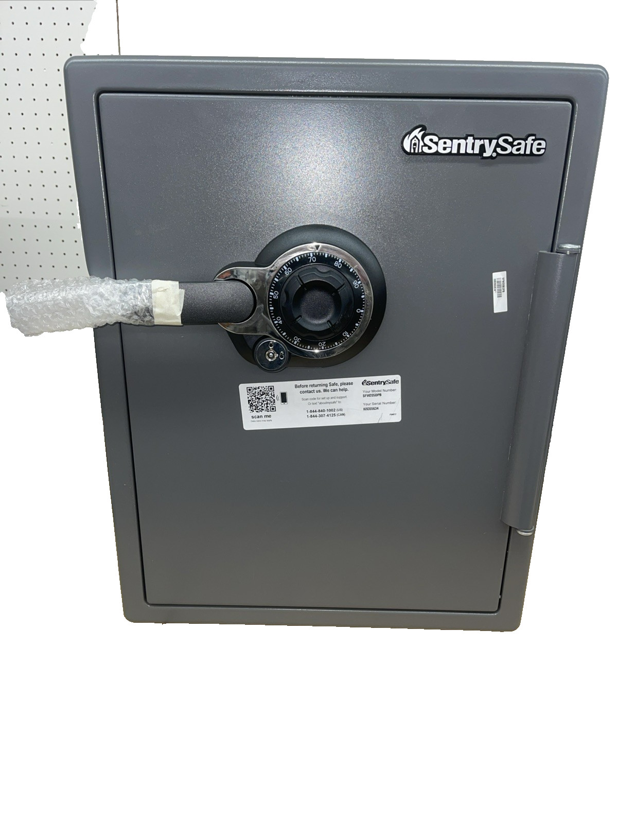 Sentrysafe 2.0 Cu. Ft. Fireproof &Amp; Waterproof Safe Dented