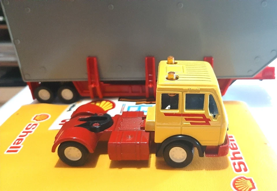 Matchbox Super Kings K-135-K125-9 Mercedes Benz Shell Garage Transporter (1988) - Immagine 4 di 4