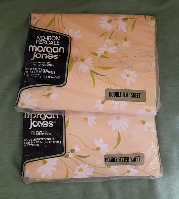 VTG MORGAN JONES  Double Flat Sheet & Fitted Sheet "Dainty Daisies" Peach, NIB