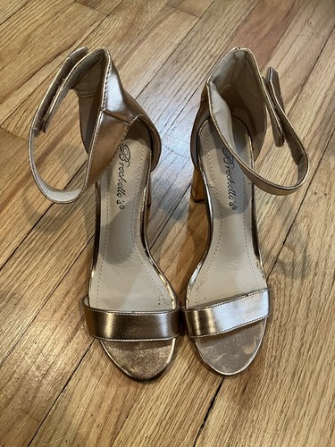 Rose Gold Breckelles Shoes Size 6 - Picture 2 of 6