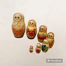 Vtg Wooden Matryoshka Handpainted Stacking Nesting Dolls Set of 7 Russia