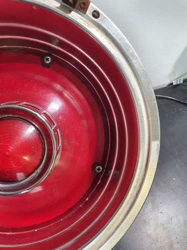 A pair of 1963 Ford Galaxie except 500 tail light 2200 H-4 Fully assembled - Picture 5 of 8