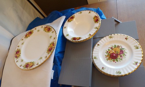 Royal Albert Old Country Roses Bone China @2006 Holiday Servicing Pieces - Picture 2 of 14