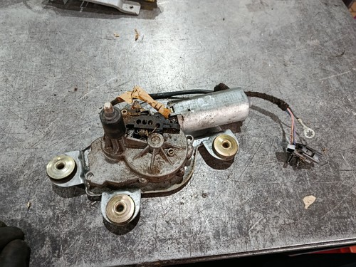 Ford Mondeo I GBP Scheibenwischermotor Hinten 0390201521 Wischermotor Heck