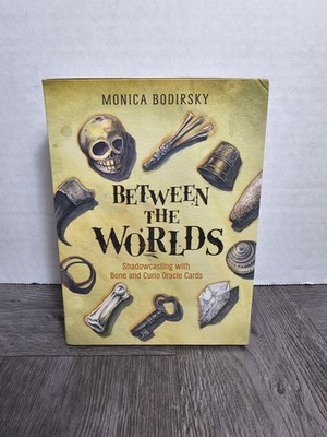 Between the Worlds : Shadowcasting With Bone and Curio Oracle Cards, Paperbac...