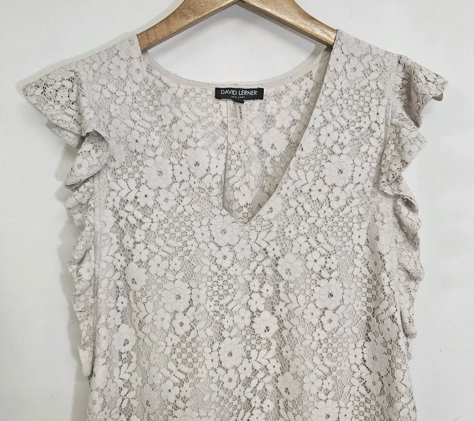 Blusa David Lerner Off White bege renda babado manga tamanho médio  - Imagem 2 de 4