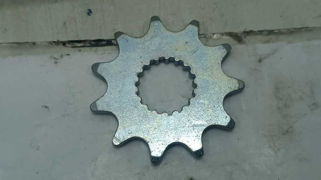 Campana frizione pignone 24/61 denti elicoidali Vespa 50 Special L N Campana frizione pignone 24/61 denti elicoidali Vespa 50 Special L N