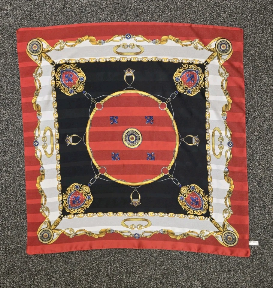 Винтажный цвет Trend шарф сделано в Италии черный, красный, золотой лев голова герб 30» квадратный - Изображение 2 из 4