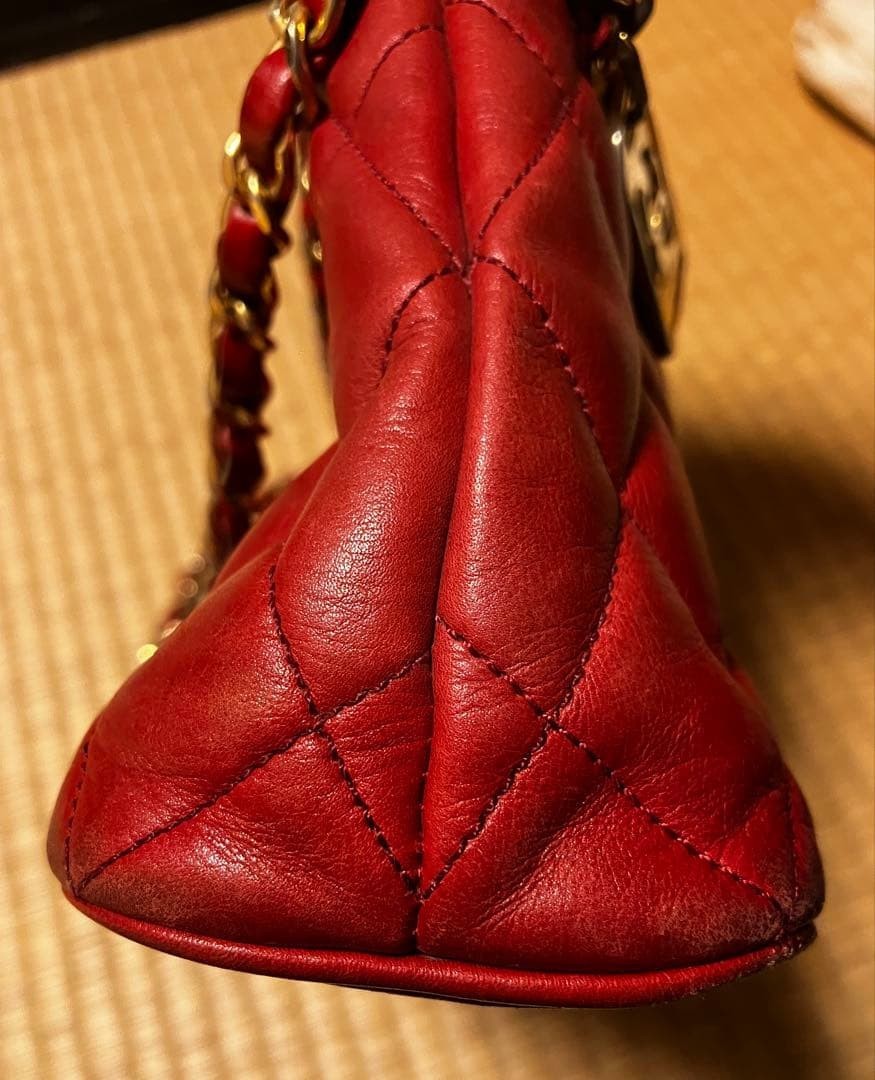 CHANEL Vintage Matelassé Chain Shoulder Bag 31RUE Tote Bag Red Gold hardware thumbnail 4