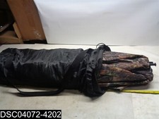 USED: Has a Rip in Material: Xproudeer Hunting Blind With Black Carrying Bag