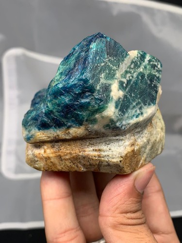 587GM | Ultra Rara! Esemplare fluorescente di sodalite blu di alta qualità | Afghanistan - Foto 11 di 17