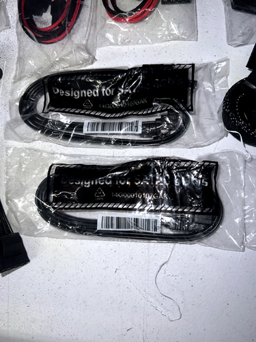 Cablemod Computer Wiring Set Upgrade Black/Red CM-CV2-FKIT-KKR-R - Afbeelding 2 van 4