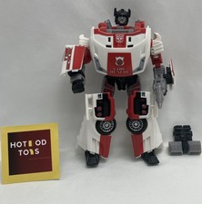 Transformers Universe Generations Deluxe Red Alert