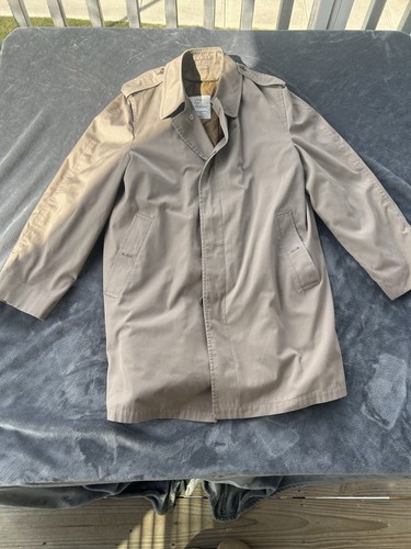 Vintage London Fog tan & cream trench coat size 42 #trench #classic