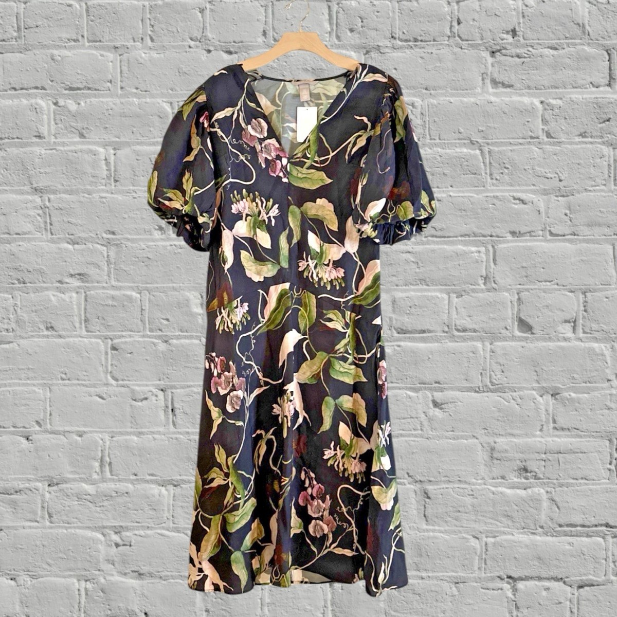 h&m puff sleeve midi dress BNWT H&M 100% Cotton Puff-Sleeved Square Neckline Midi Dress Pink  Leaf-Pattern L