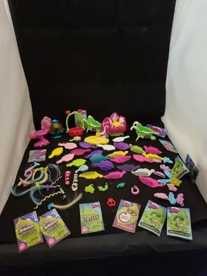 The Zelfs großes Konvolut Zubehör Bürsten Kämme Charms Clips & mehr