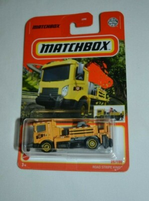 MATCHBOX 2021 MBX HIGHWAY # 25 - ROAD STRIPE KING YELLOW