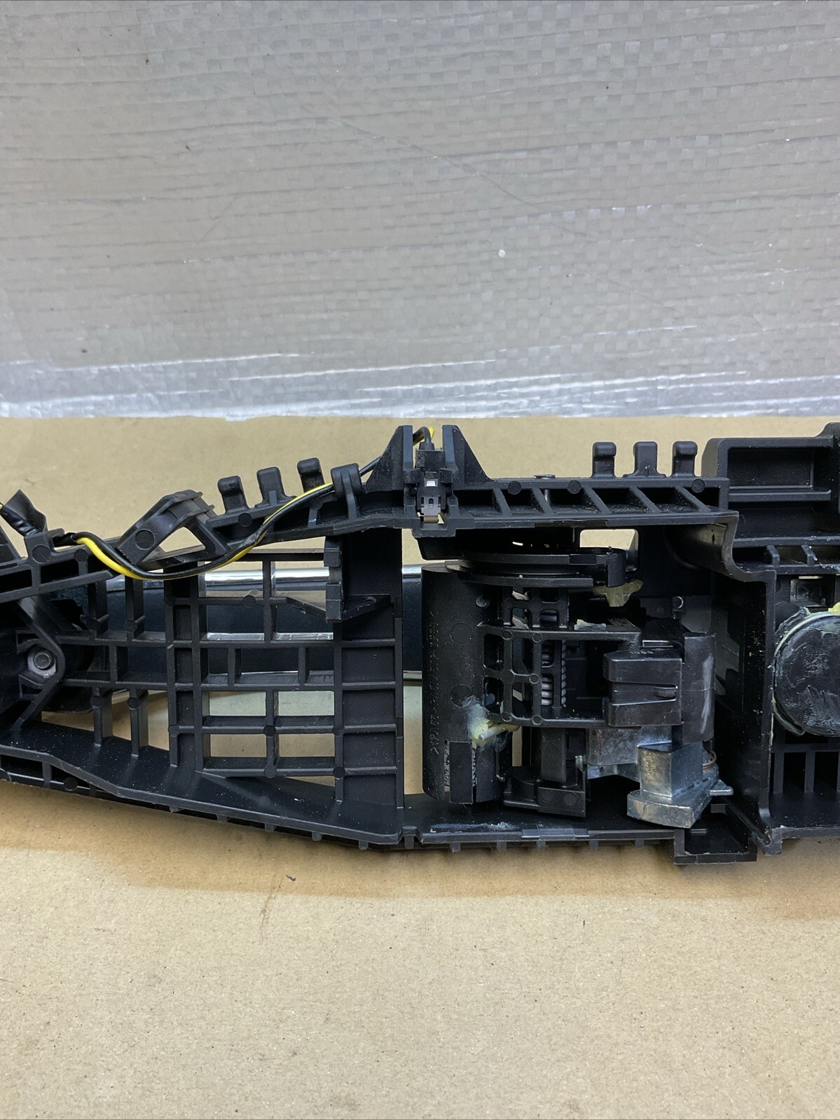 2014 - 2024 MASERATI QUATTROPORTE FRONT LEFT EXTERIOR DOOR HANDLE OEM 68194121AC