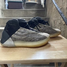 Size 8  - adidas Yeezy Quantum Grey Basketball- ART Q46473 Lifestyle
