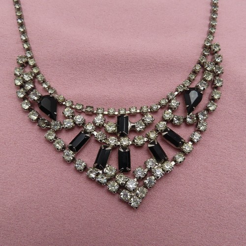 Vintage Rhinestone Necklace Black Clear Faceted Crystal Bib Choker 15.5 in 900c - Picture 3 of 10
