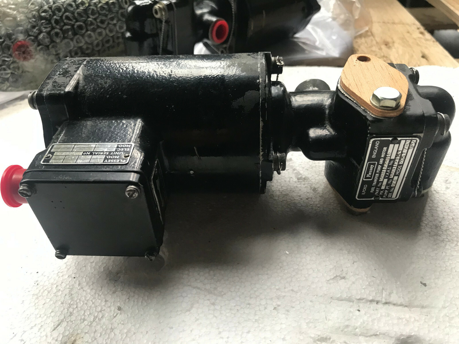 Aircraft Fuel Transfer Pump. (All Serviceable) NSN 1680996408407