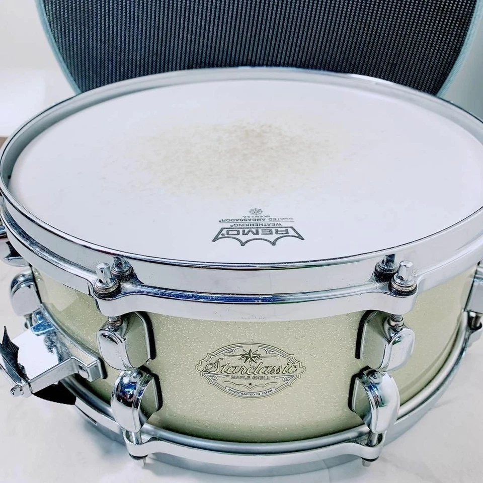 TAMA Starclassic Maple Shell Snare Drum White Sparkle 14"x5.5" Made in Japan - Image 2 of 4