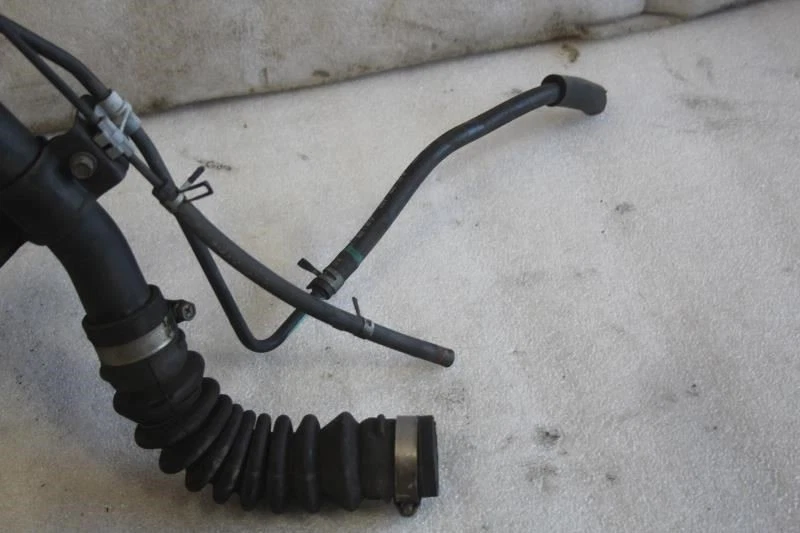 2002 2003 LEXUS ES300 ГАЗОВЫЙ ТОПЛИВНЫЙ НАПОЛНИТЕЛЬ ГОРЛОВИНА ТРУБЫ - Изображение 4 из 4