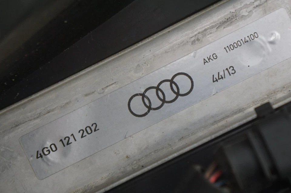 Línea de soporte de radiador auxiliar para conductor delantero izquierdo OEM 4G0121202 Audi RS7 2014-18 Foto 2 de 4