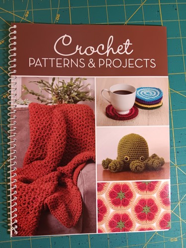 Lot of 11 Knitting and Crocheting Books*Felted bags*Baby*Accessories and More - Picture 7 of 12