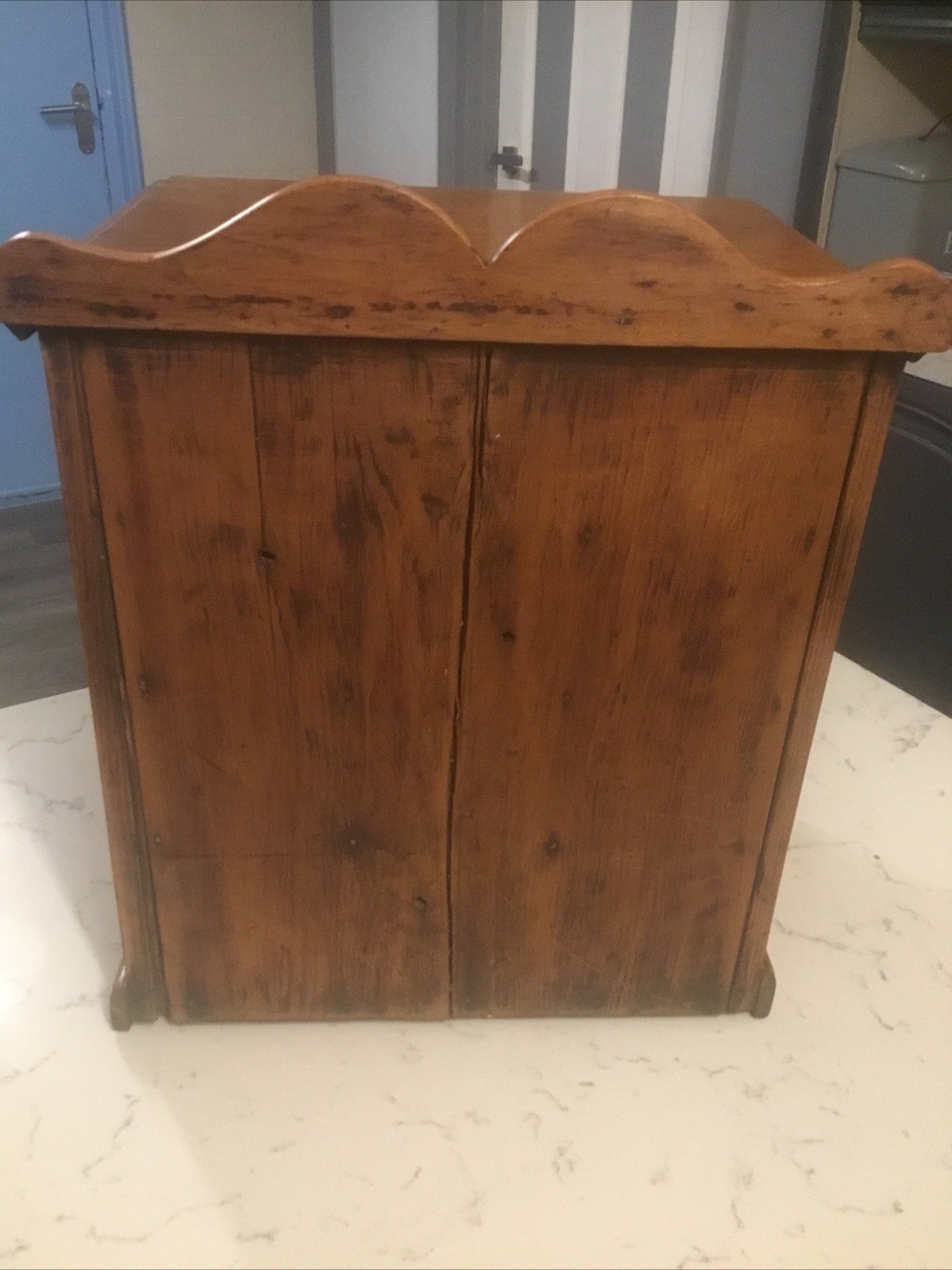 A BEAUTIFUL ANTIQUE PINE MINIATURE CHEST OF DRAWERS, APPRENTICE PIECE CIRCA-1870