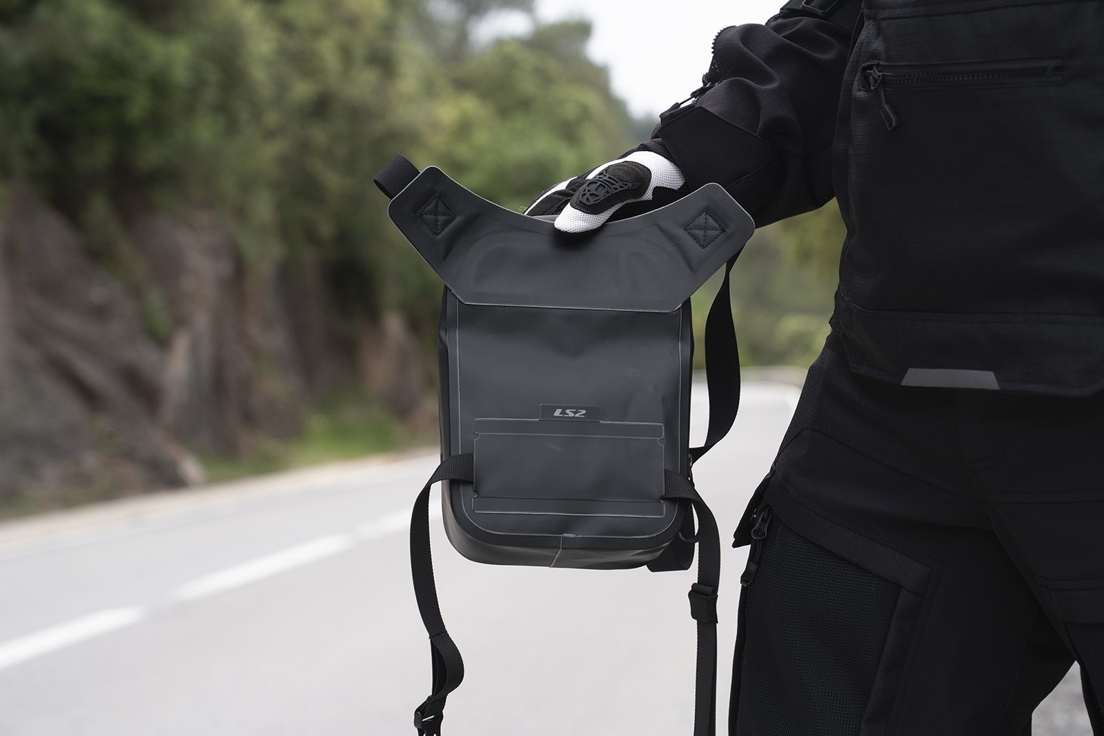 Sacoche jambe LS2 étanche Move Ahead 1,7L avec sangles ajustables - 4